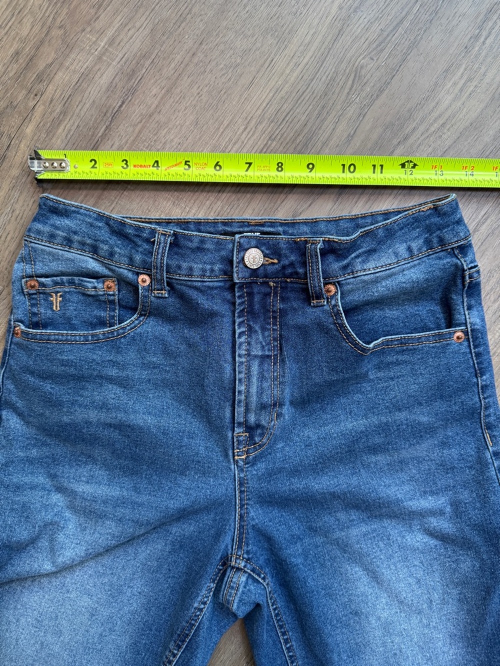 Frye High Rise Straight Leg Jeans - Size 4 / 27 - Picture 9 of 13